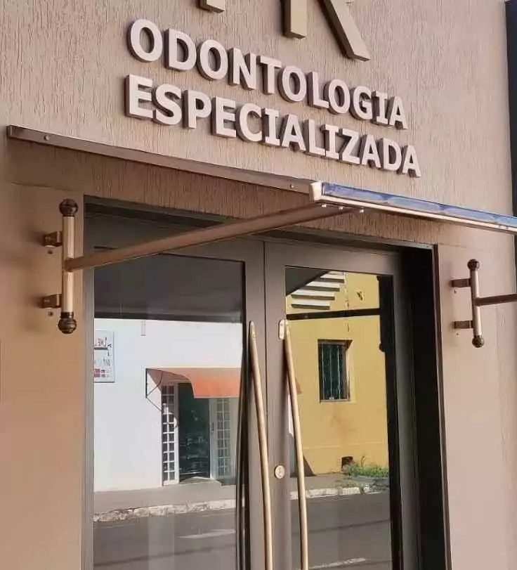 Fachadas comerciais elegantes com Placa em ACM para negócios em Rio Preto Fachadas 1