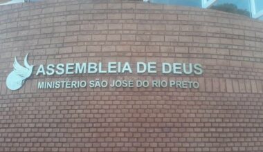 Explorando a beleza do MDF em Letra Caixa para interiores e exteriores Letra Caixa em ACM 10