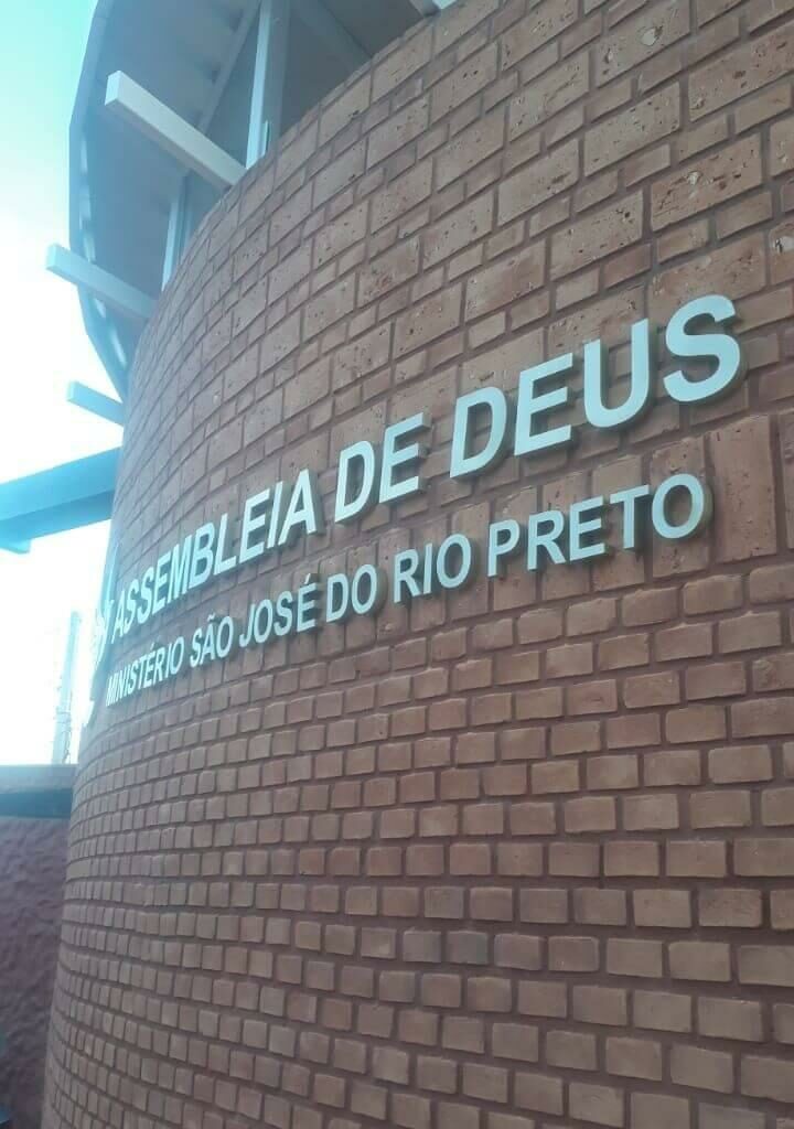 Por que escolher PVC Expandido para sua Letra Caixa externa Letra Caixa em PVC Expandido 1
