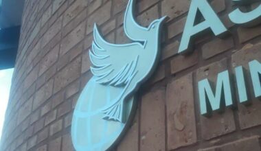 Fachadas elegantes em Rio Preto com Placa em ACM Fachadas 5