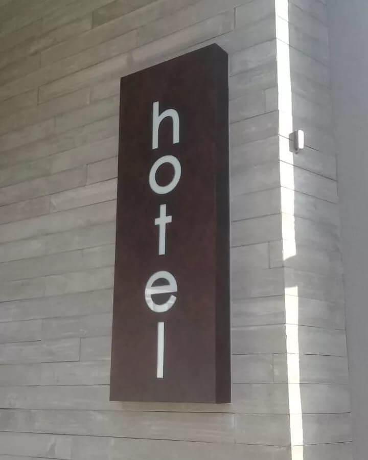 Fachadas sofisticadas em Rio Preto com Placa em ACM Fachadas 1