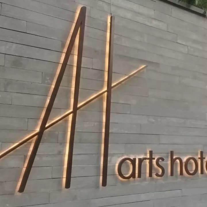 Placa em ACM: Solução moderna para marcas fortes em Rio Preto Fachadas 1